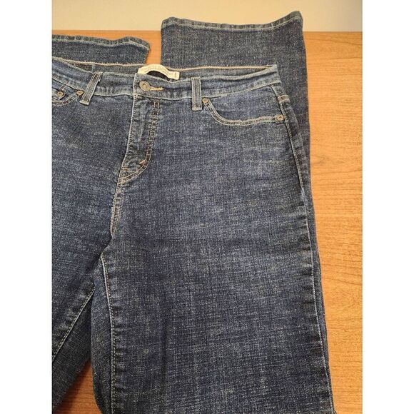 Levi 12M Perfectly Slimming 512 Boot Cut Jeans. Measures approx 31W x 31 inseam - Picture 2 of 10